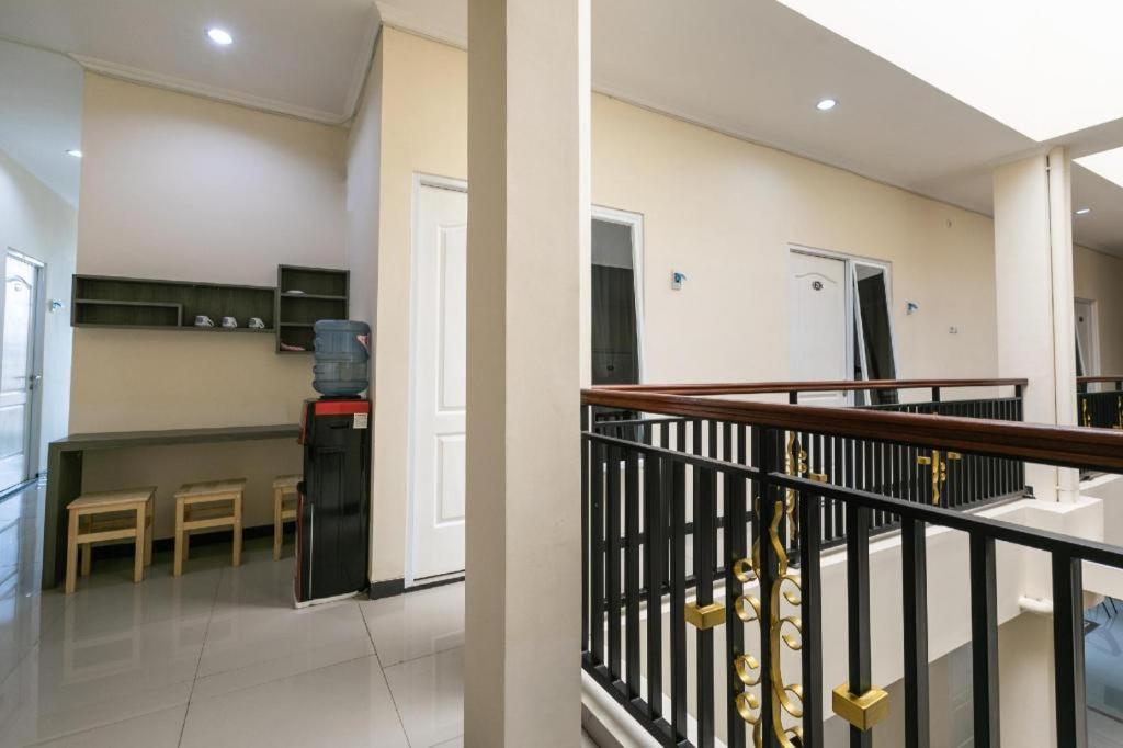 Hotel Capital O 3930 Griya Loka Syariah