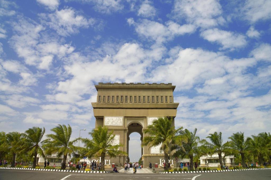 Capital O 3930 Griya Loka Syariah Semarang