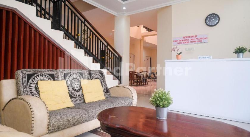 Hotel Capital O 3930 Griya Loka Syariah 2*